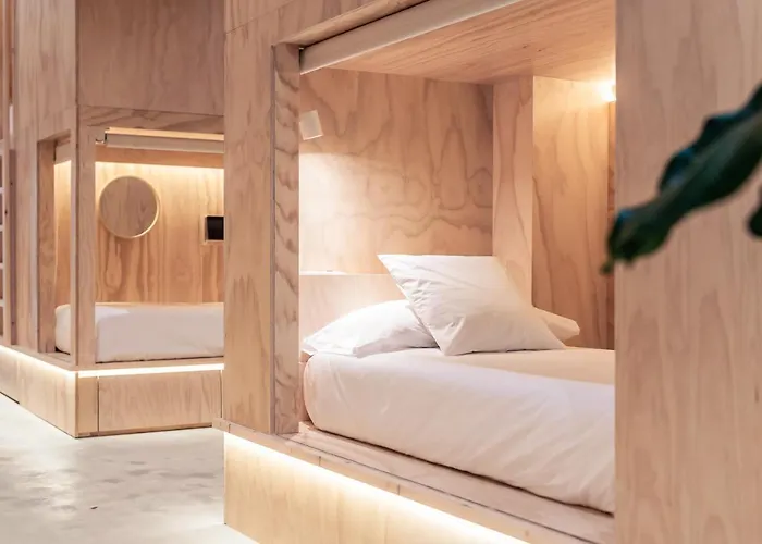 Colo Colo Hostel - Single Private Beds